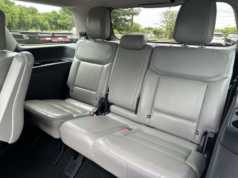 Used 2025 Ford Expedition Active AWD/4WD image 27