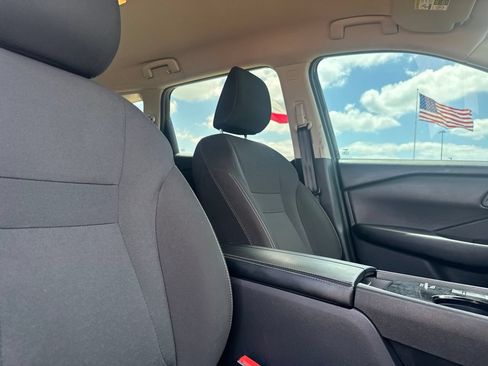 Used 2026 Nissan Rogue S FWD image 29