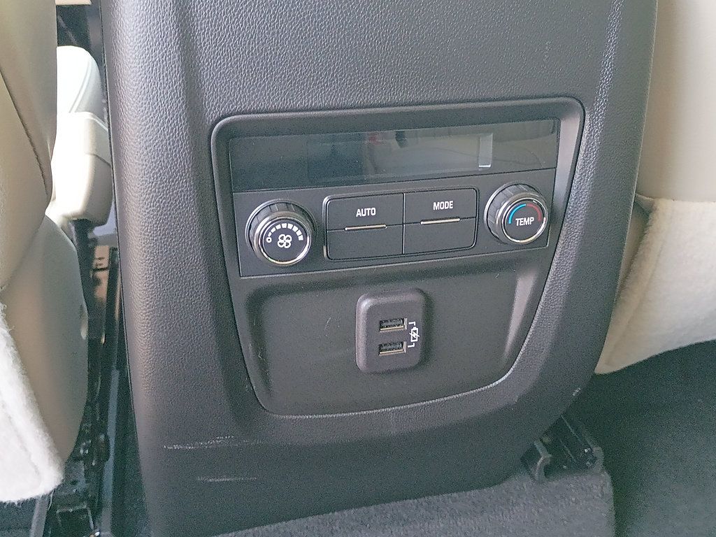 Used 2023 Buick Enclave Essence w/ Sport Touring Edition FWD image 18