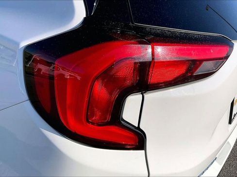 Used 2021 GMC Terrain SLT FWD image 29