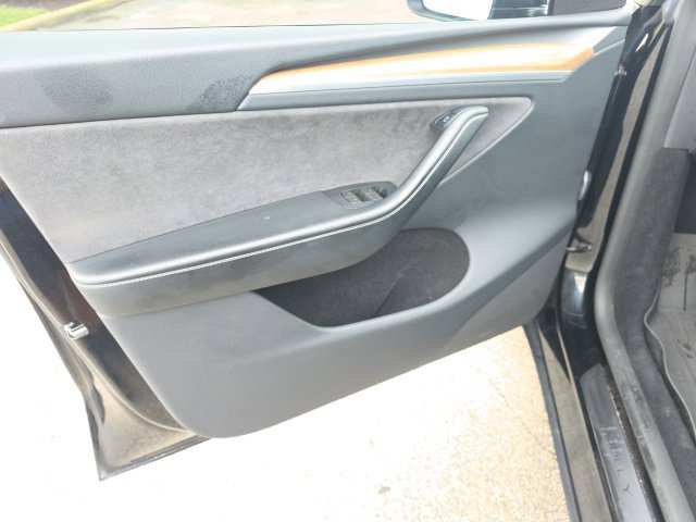 Used 2023 Tesla Model Y Long Range AWD/4WD image 17