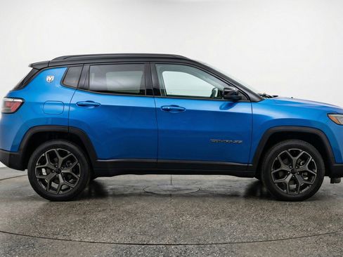 Used 2025 Jeep Compass Limited AWD/4WD image 11