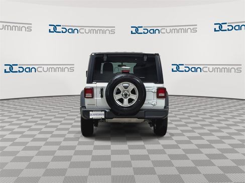 Used 2023 Jeep Wrangler Sport S image 9