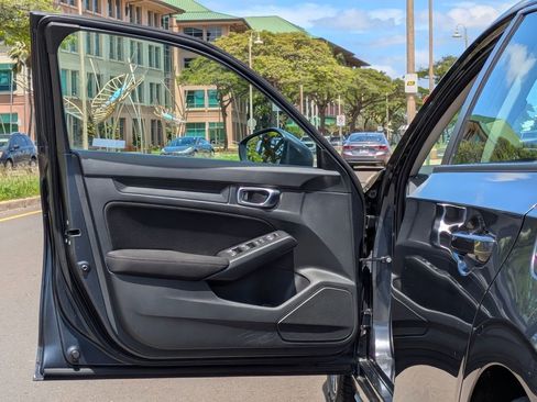 Used 2023 Honda Civic LX image 9