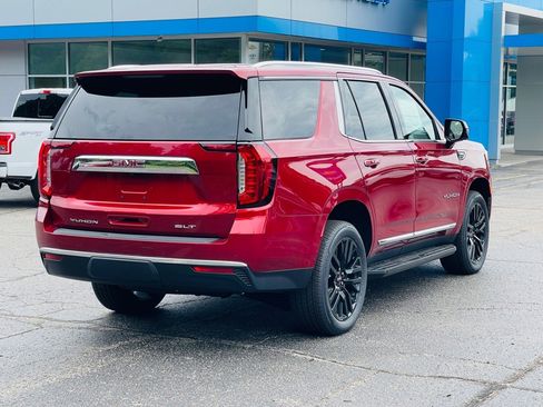 New 2024 GMC Yukon SLT w/ SLT Luxury Package image 2