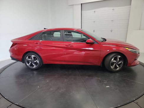 Used 2023 Hyundai Elantra SEL w/ Convenience Package FWD image 11