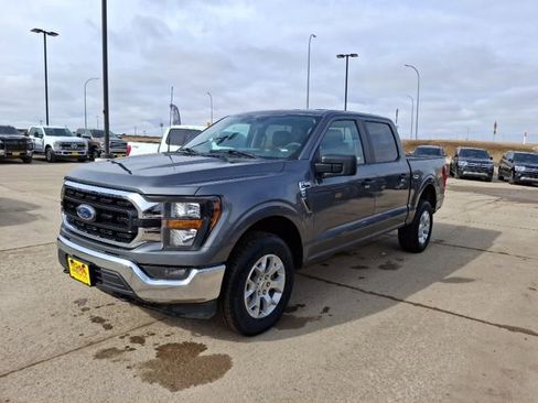 Used 2023 Ford F150 XLT image 3