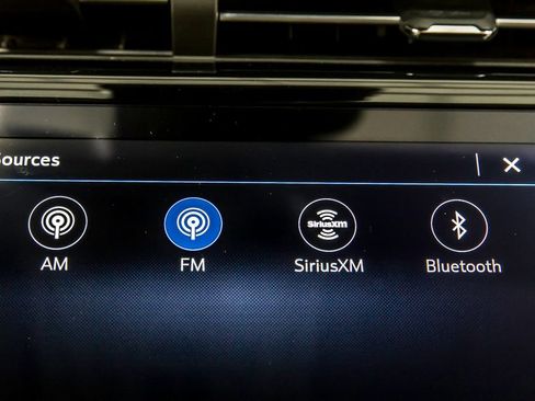 Used 2022 Chevrolet Bolt EUV Premier w/ Sun & Sound Package FWD image 20