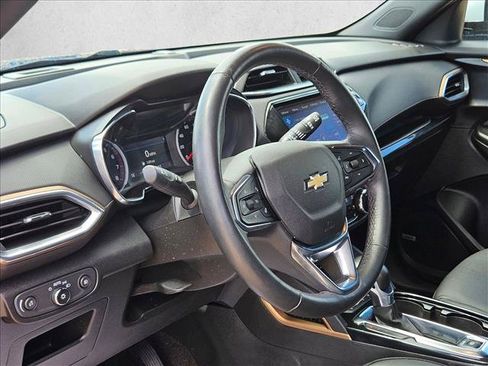 Used 2023 Chevrolet TrailBlazer ACTIV w/ Sun and Liftgate Package AWD/4WD image 9