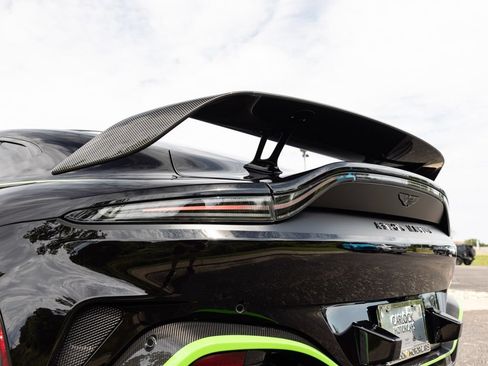 Used 2023 Aston Martin V12 Vantage RWD image 48
