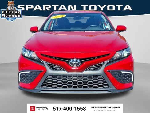 Used 2024 Toyota Camry SE FWD image 2