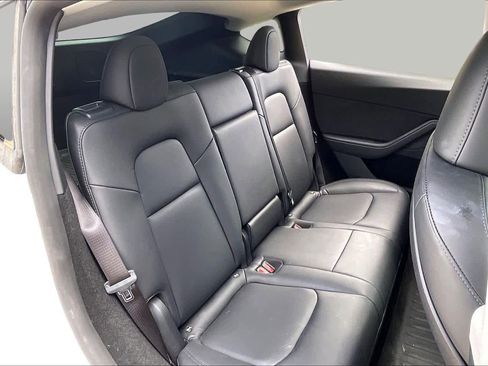 Used 2023 Tesla Model Y AWD image 17