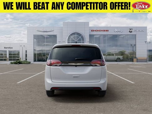 New 2026 Chrysler Voyager LX FWD image 8