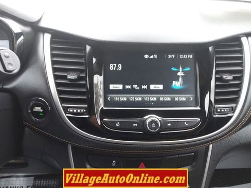 Used 2017 Chevrolet Trax LT w/ LT Convenience Package image 38