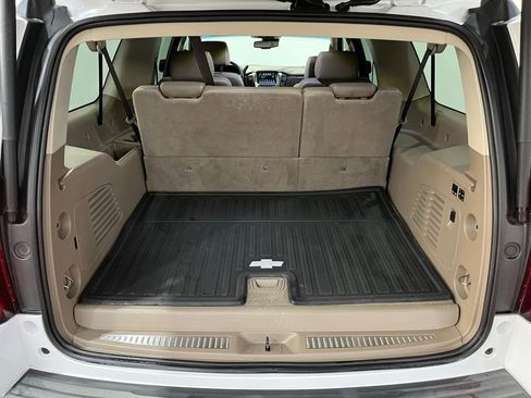 Used 2020 Chevrolet Suburban LT w/ Luxury Package image 13
