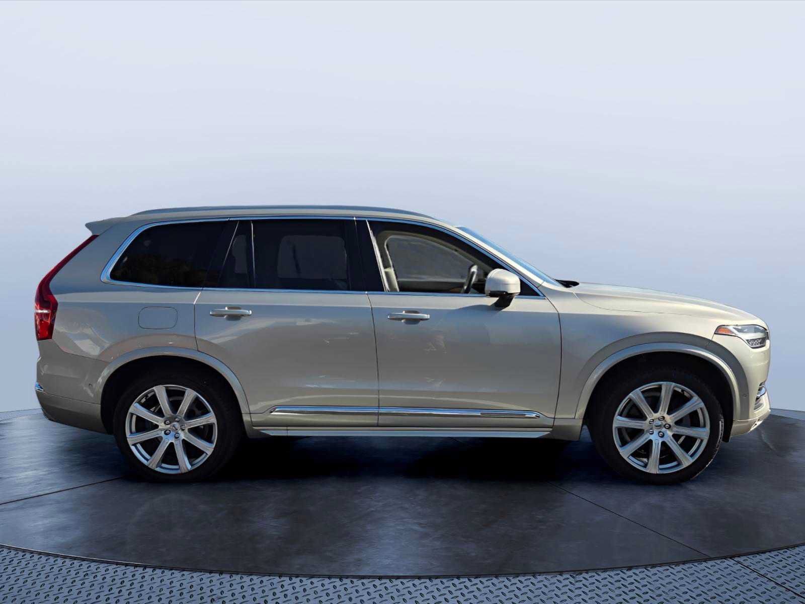 Used 2018 Volvo XC90 T6 Inscription w/ Convenience Package AWD/4WD image 2