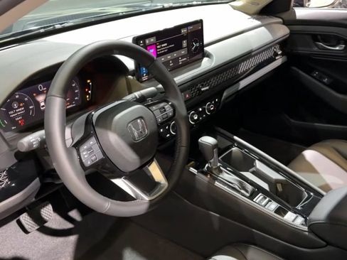 Used 2024 Honda Accord Touring image 16