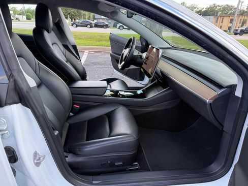 Used 2018 Tesla Model 3 Mid Range RWD image 16