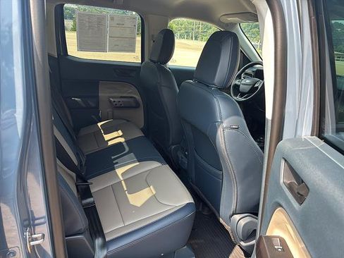 Certified 2025 Ford Maverick Lariat w/ 4K Tow Package AWD/4WD image 19