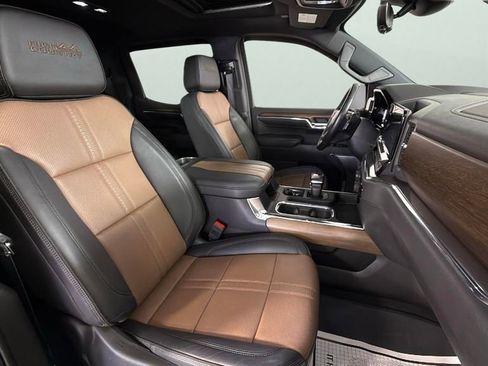 Used 2023 Chevrolet Silverado 1500 High Country w/ High Country Premium Package image 35