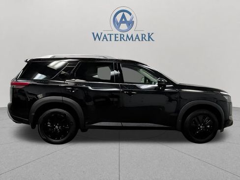 Used 2025 Nissan Pathfinder SL w/ Lighting Package (N92) AWD/4WD image 8