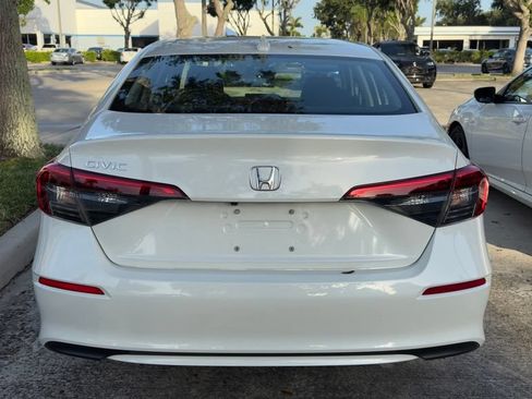 Used 2024 Honda Civic LX image 7