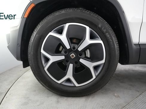 Used 2024 Rivian R1S Adventure AWD/4WD image 19