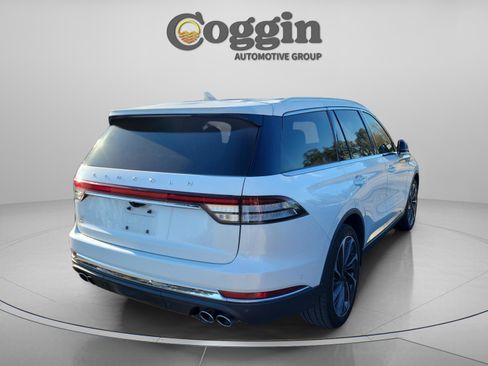 Used 2021 Lincoln Aviator Reserve w/ Equipment Group 202A image 7