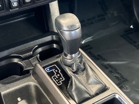 Used 2018 Toyota Tacoma TRD Off-Road w/ Technology Package RWD image 22