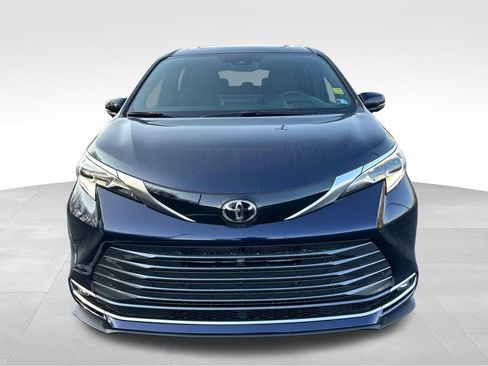 New 2026 Toyota Sienna Platinum AWD/4WD image 8