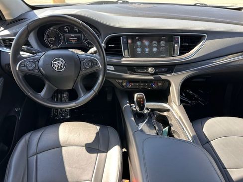 Used 2019 Buick Enclave Essence image 4