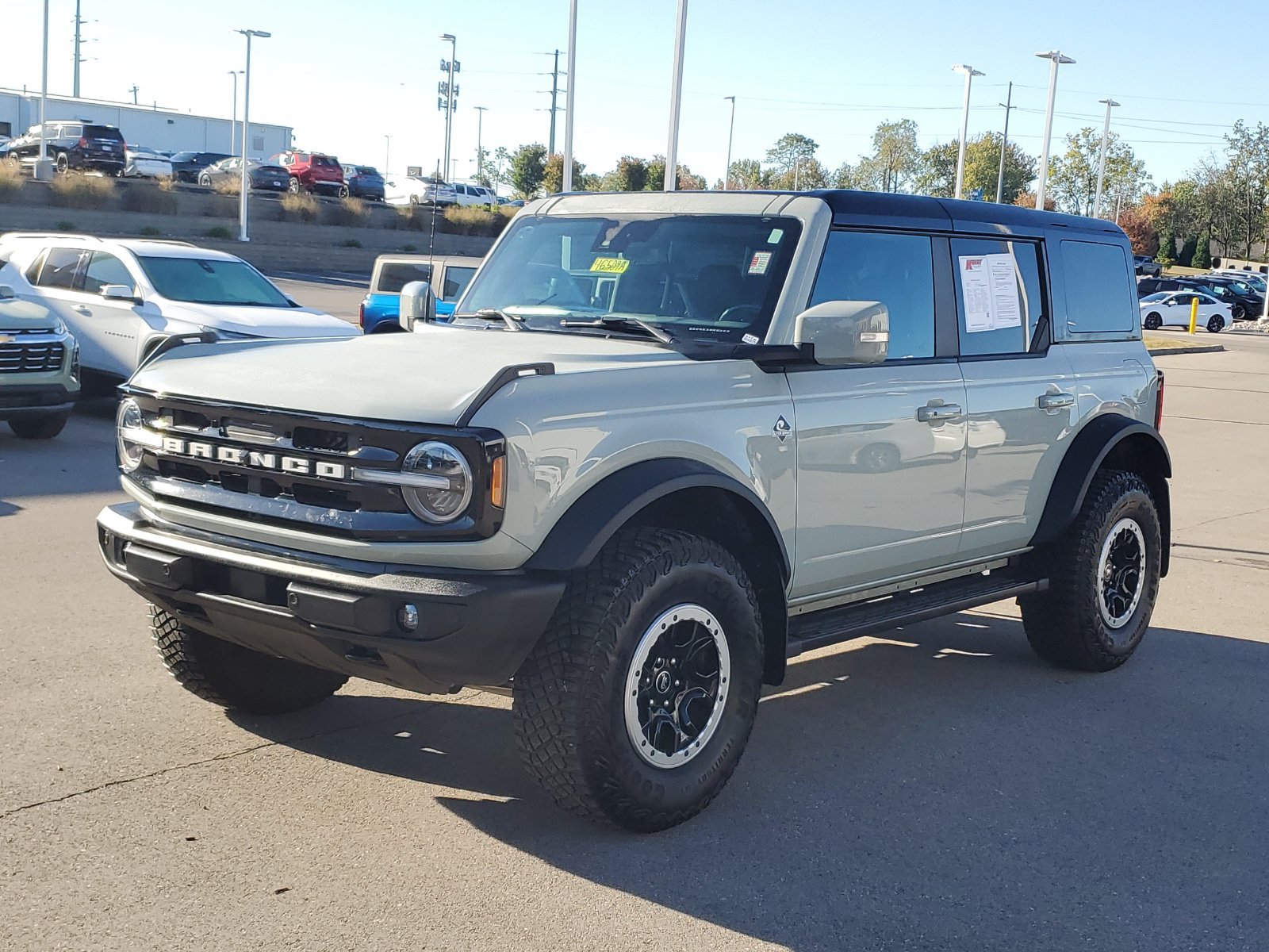 Used 2024 Ford Bronco Outer Banks w/ Sasquatch Package AWD/4WD image 2