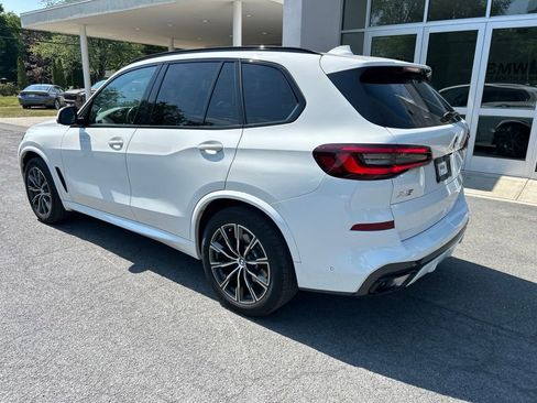 Used 2022 BMW X5 xDrive40i w/ M Sport Package AWD/4WD image 3