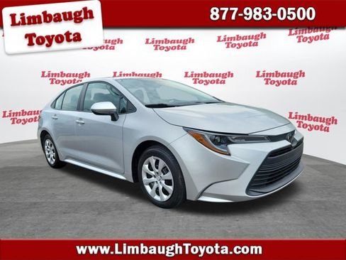 Used 2024 Toyota Corolla LE FWD image 1