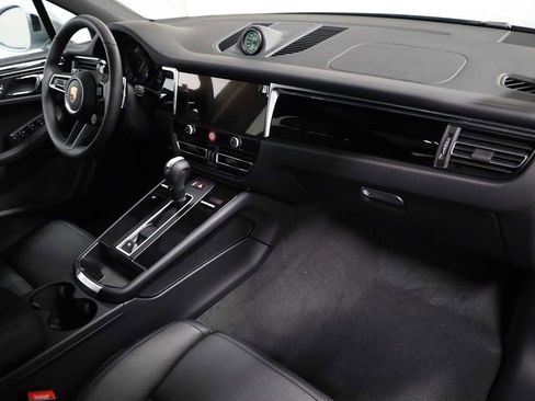 Certified 2026 Porsche Macan image 6