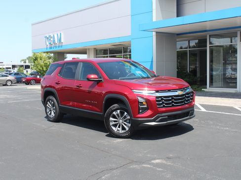 New 2027 Chevrolet Equinox LT FWD image 2