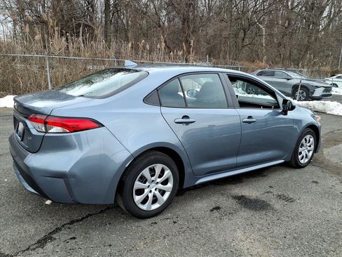 Certified 2021 Toyota Corolla LE image 4