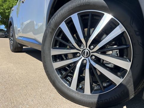 Certified 2025 Nissan Pathfinder Platinum w/ Cargo Package FWD image 8