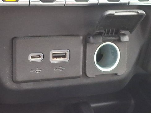 Used 2021 GMC Sierra 2500 AT4 w/ AT4 Preferred Package image 24