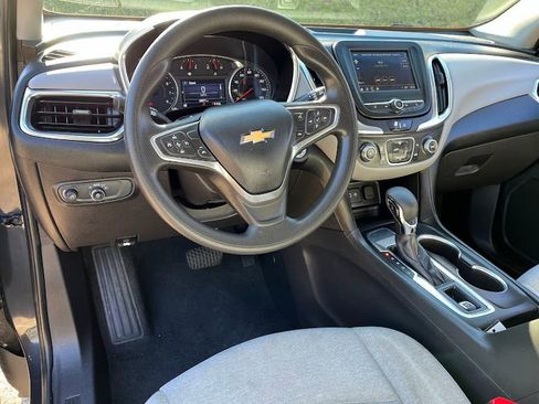 Used 2022 Chevrolet Equinox LS w/ LS Convenience Package image 10