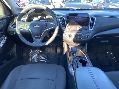 Used 2021 Chevrolet Malibu LT image 9