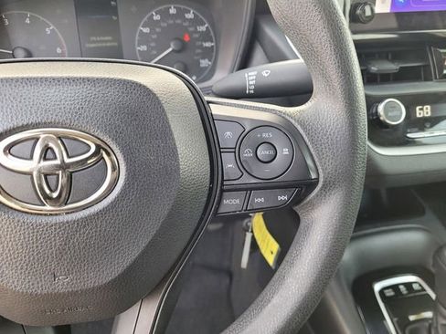 Used 2023 Toyota Corolla LE image 21