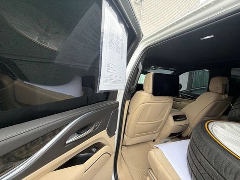 Used 2024 Cadillac Escalade Premium Luxury w/ LPO, Floor Liner Package AWD/4WD image 13