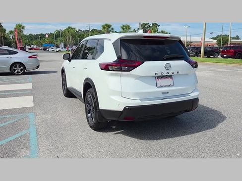 Used 2025 Nissan Rogue SV FWD image 29