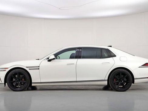 Used 2023 Genesis G90 3.5T image 9