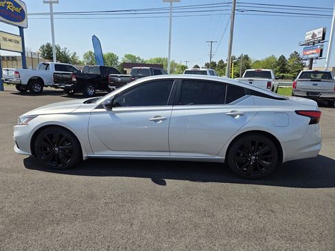 Used 2019 Nissan Altima 2.5 SR w/ SR Premium Package AWD/4WD image 6