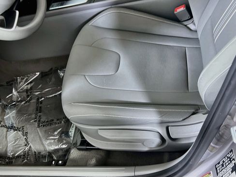 Used 2023 Hyundai Elantra SEL FWD image 18