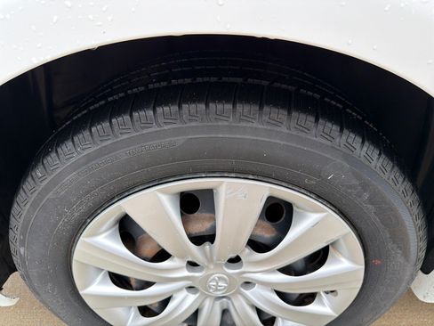 Used 2012 Toyota Corolla LE FWD image 8
