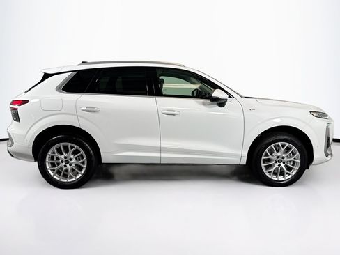 New 2026 Audi Q3 quattro 2.0T AWD/4WD image 4