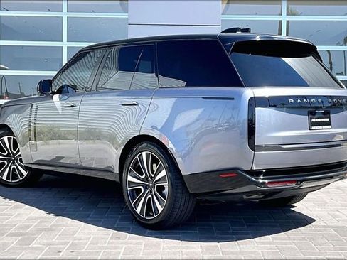 Used 2023 Land Rover Range Rover SE AWD/4WD image 12